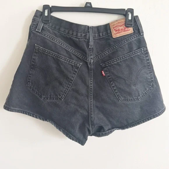 Levi's Women's black High Waisted cotton Mom denim Jean Shorts size 30 - Picture 6 of 9